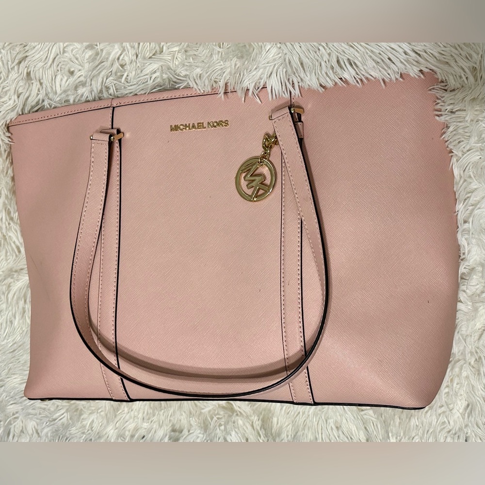 Michael Kors Pink Saffiano Jet Set Tote - Picture 3 of 7